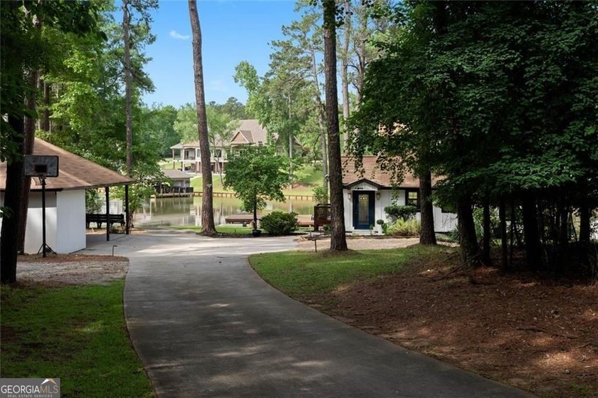Welcome to your fully renovated Lake Sinclair waterfront retreat - photo 33