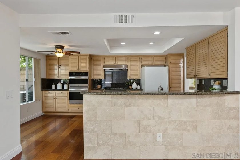 Exceptional 4 BR + Loft (11.8 x 10.8)/3 FULL BA home w/ - photo 10