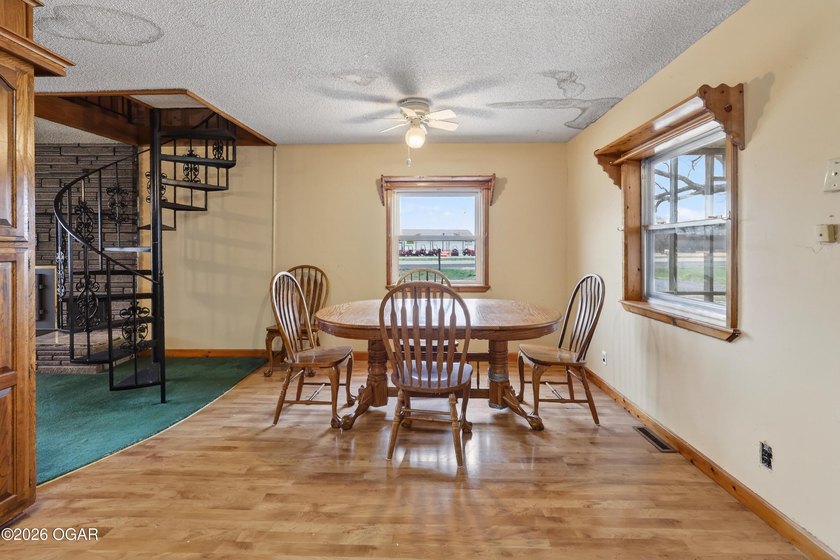 Welcome home to this solid 3-bedroom, 2.5-bath brick home - photo 11