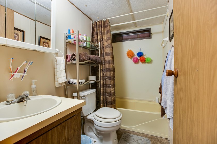 Experience lakefront living on Oak Creek Reservoir in this - photo 11
