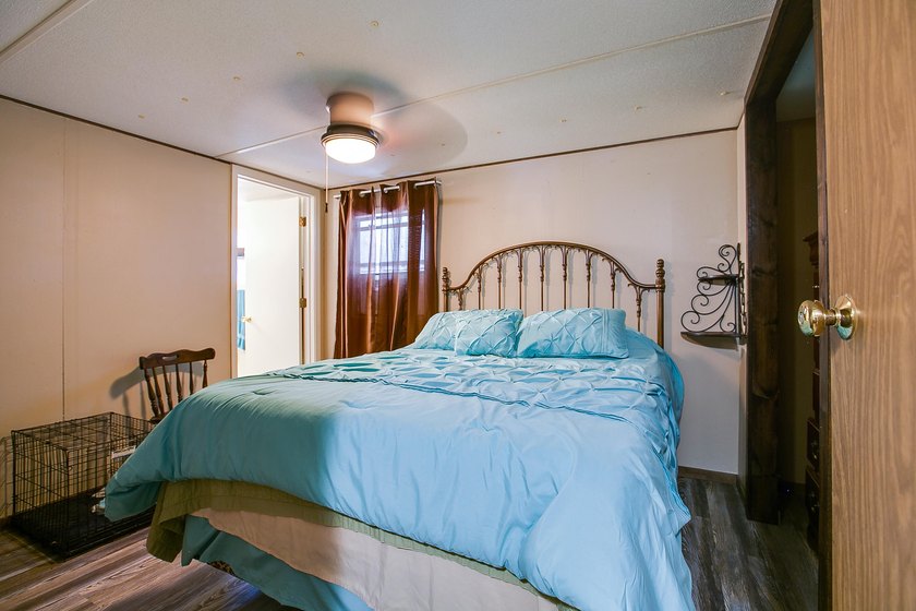Experience lakefront living on Oak Creek Reservoir in this - photo 12