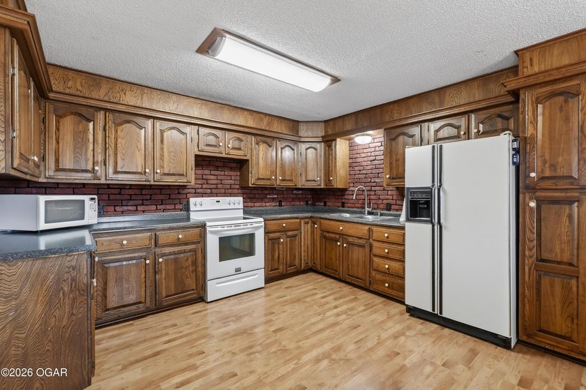 Welcome home to this solid 3-bedroom, 2.5-bath brick home - photo 13