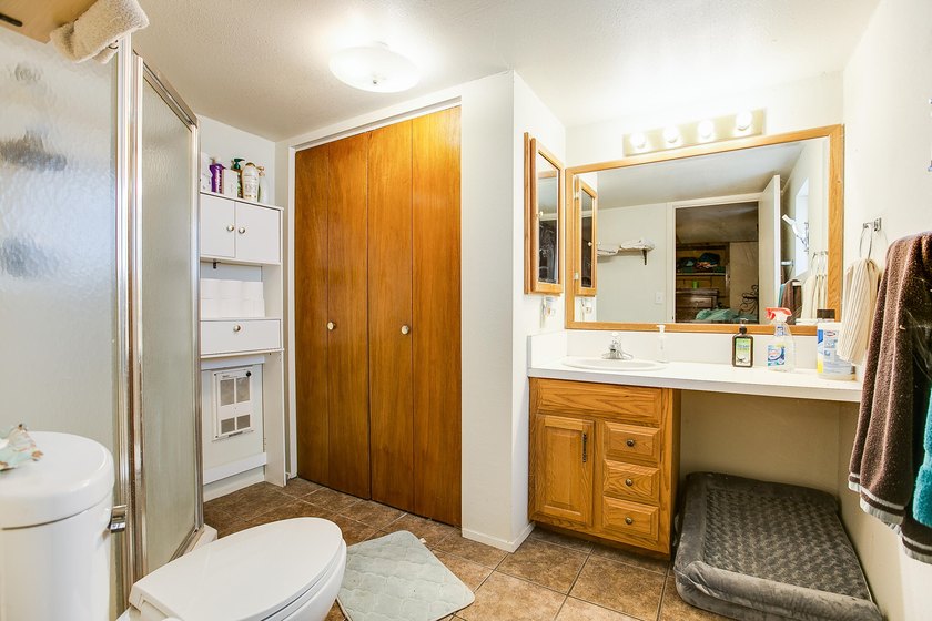 Experience lakefront living on Oak Creek Reservoir in this - photo 14
