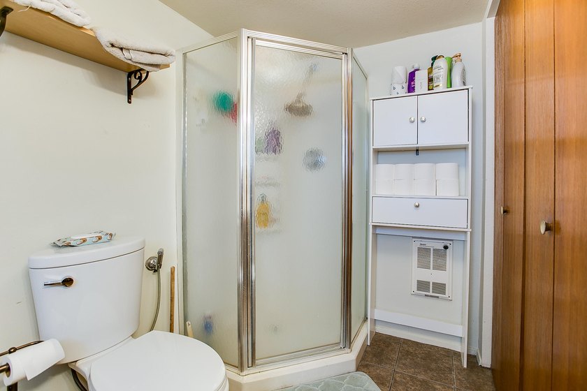 Experience lakefront living on Oak Creek Reservoir in this - photo 15
