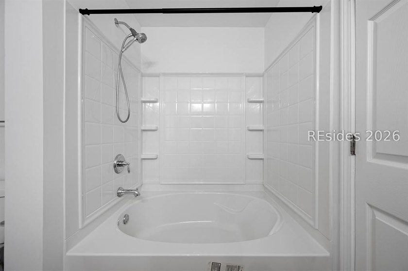 Welcome home to this inviting newly remodled 3 bedroom, 2 - photo 17