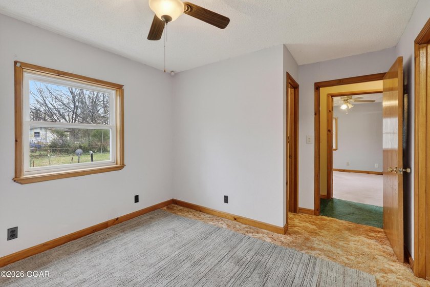 Welcome home to this solid 3-bedroom, 2.5-bath brick home - photo 18