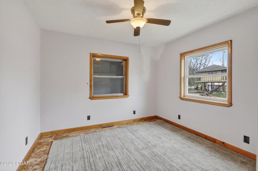 Welcome home to this solid 3-bedroom, 2.5-bath brick home - photo 19