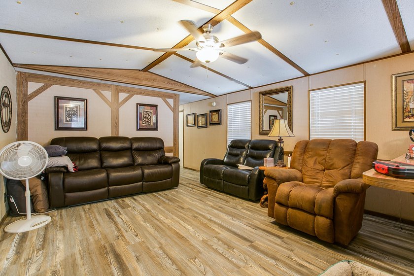 Experience lakefront living on Oak Creek Reservoir in this - photo 24