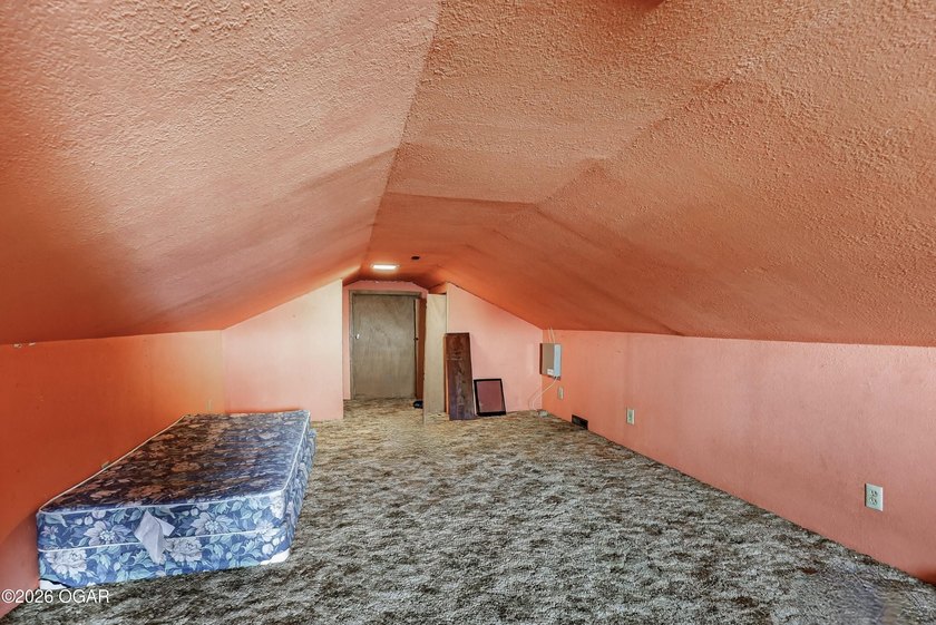 Welcome home to this solid 3-bedroom, 2.5-bath brick home - photo 25