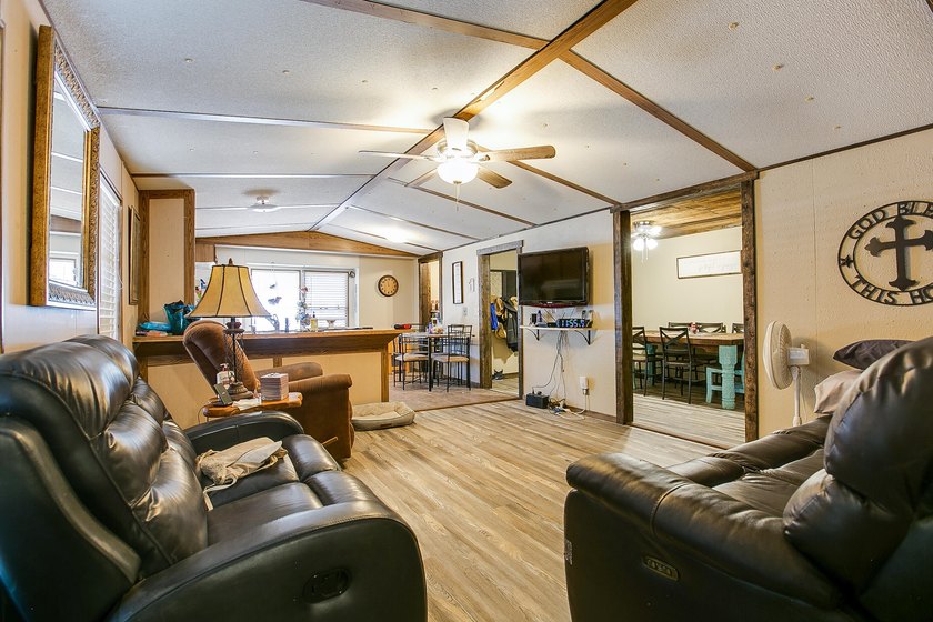 Experience lakefront living on Oak Creek Reservoir in this - photo 25