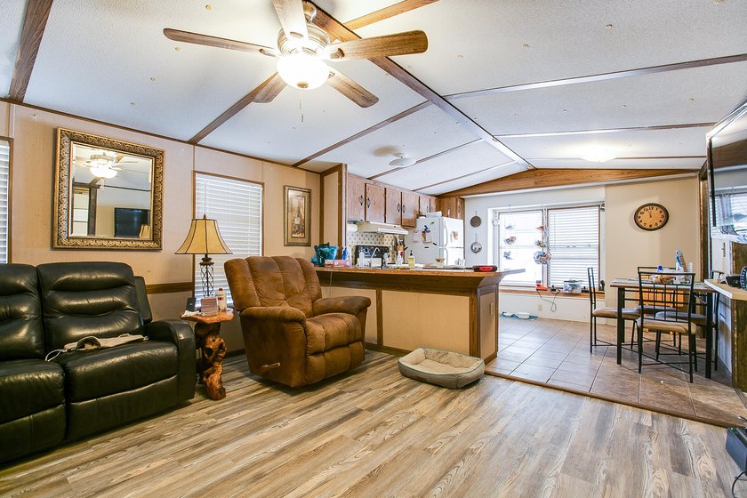 Experience lakefront living on Oak Creek Reservoir in this - photo 26