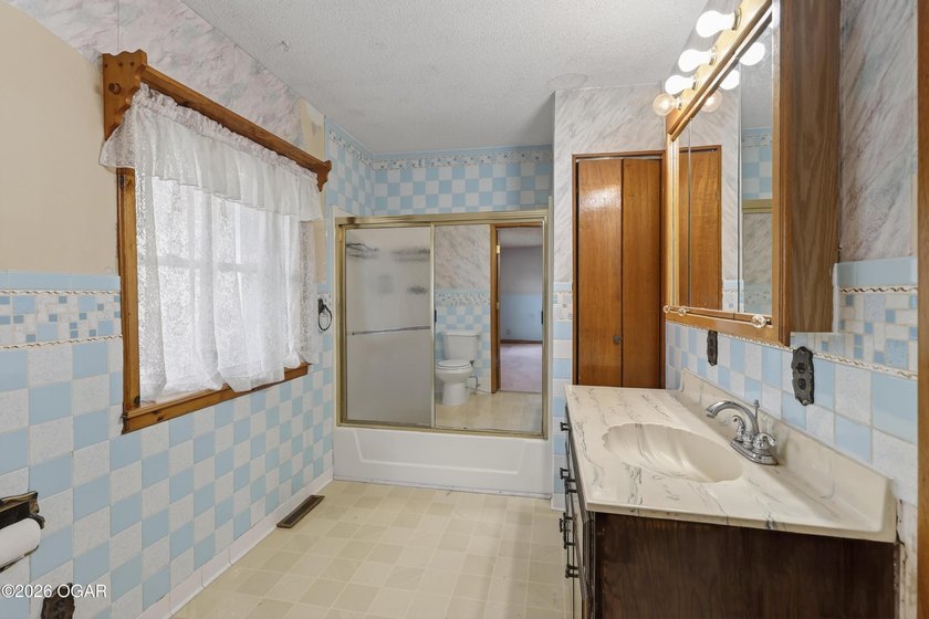 Welcome home to this solid 3-bedroom, 2.5-bath brick home - photo 30