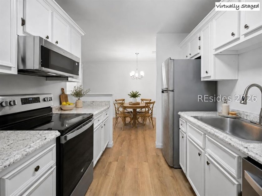 Welcome home to this inviting newly remodled 3 bedroom, 2 - photo 38