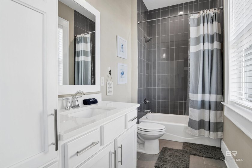 Beautifully decorated 3bed/4bath coastal home with views of the - photo 15