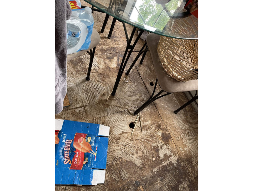 A Fixer Upper with lots of Potiential!! An ideal situation for - photo 8