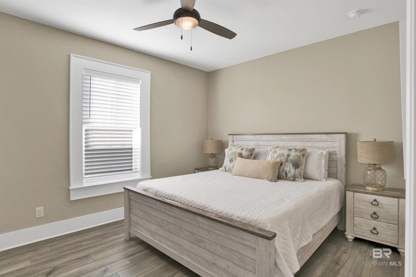 Beautifully decorated 3bed/4bath coastal home with views of the - photo 21