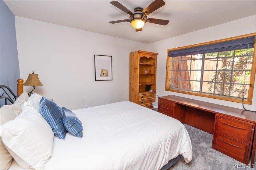 Wake up to calm lakefront style mornings, breathe in the fresh - photo 25