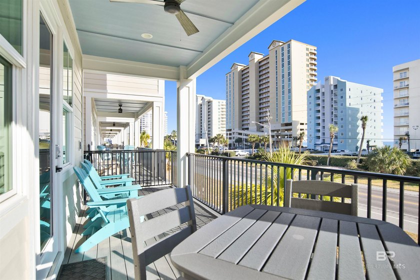 Beautifully decorated 3bed/4bath coastal home with views of the - photo 28