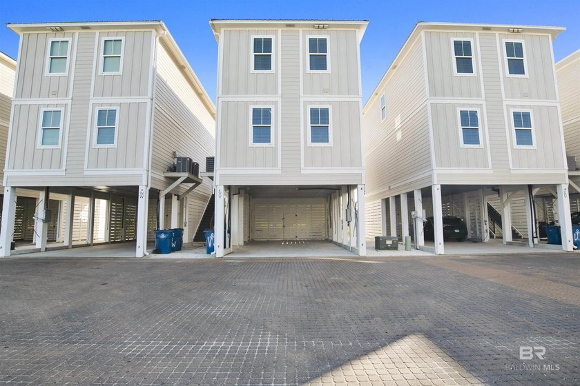 Beautifully decorated 3bed/4bath coastal home with views of the - photo 34