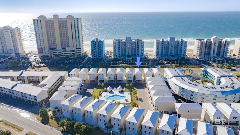 Beautifully decorated 3bed/4bath coastal home with views of the - photo 40