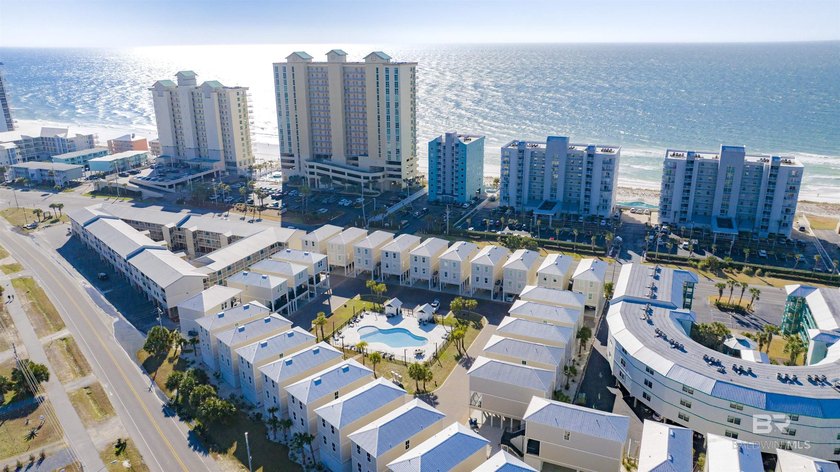 Beautifully decorated 3bed/4bath coastal home with views of the - photo 41