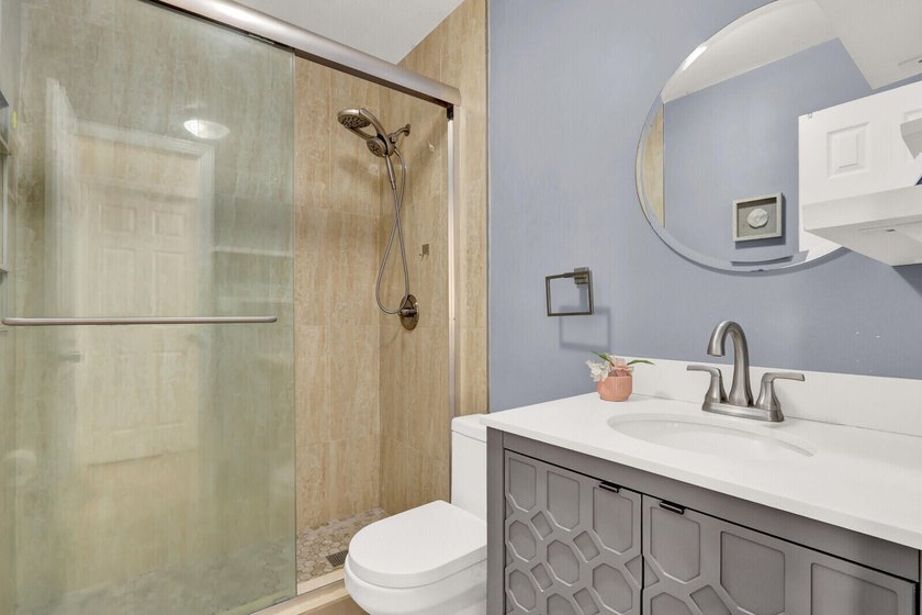 Welcome to this thoughtfully designed home in West Palm Beach - photo 13
