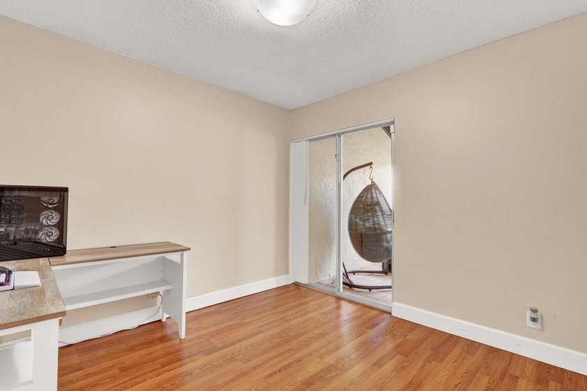 Welcome to this thoughtfully designed home in West Palm Beach - photo 18