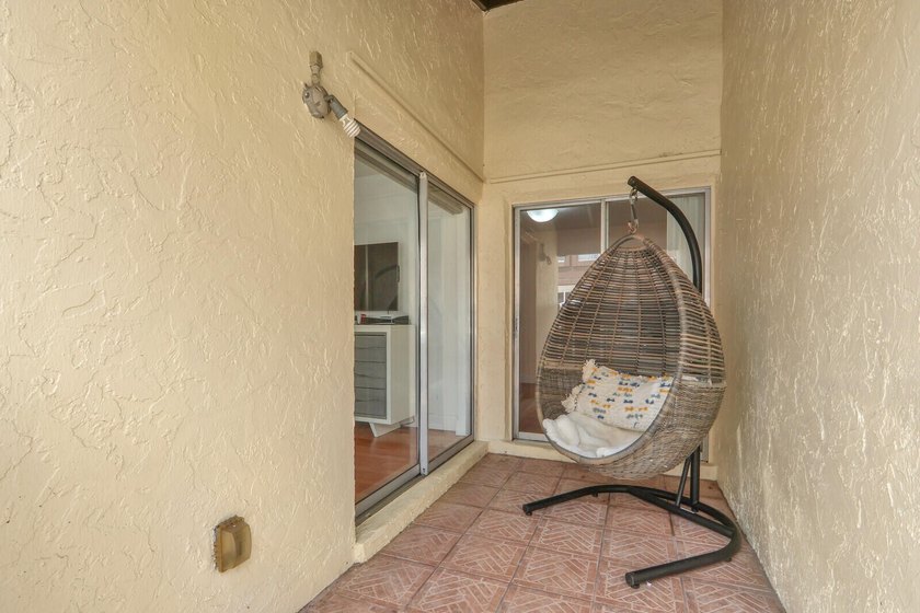 Welcome to this thoughtfully designed home in West Palm Beach - photo 23