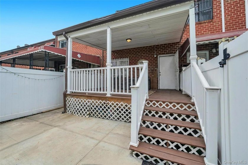 Welcome to 529 Powell Street, a place you'll be proud to call - photo 3