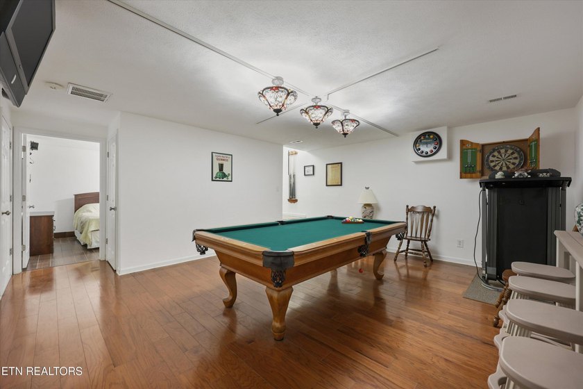 This one is priced WAY below comps, and is being sold AS IS. 637 - photo 11