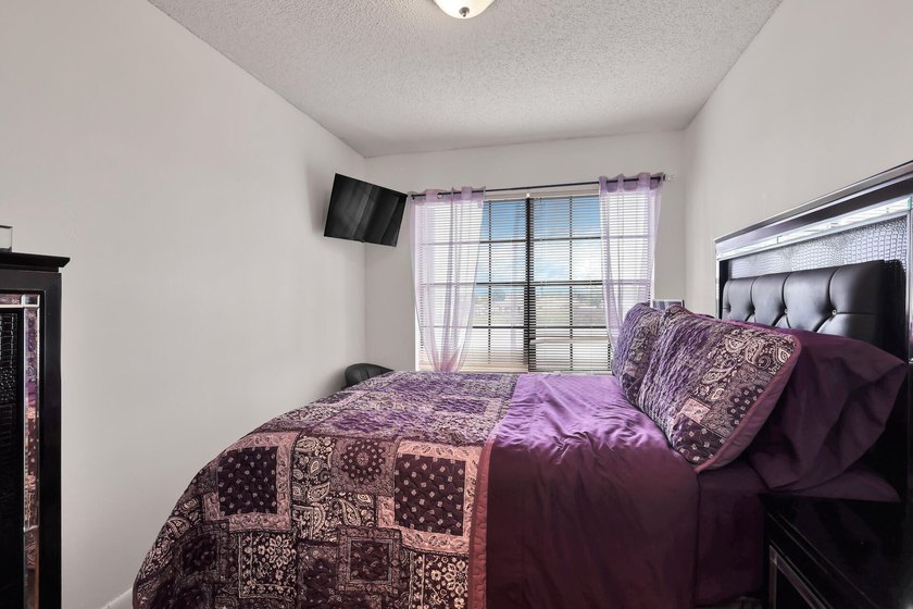 This charming lakefront 3-bedroom, 2.5-bath townhouse is ready - photo 19
