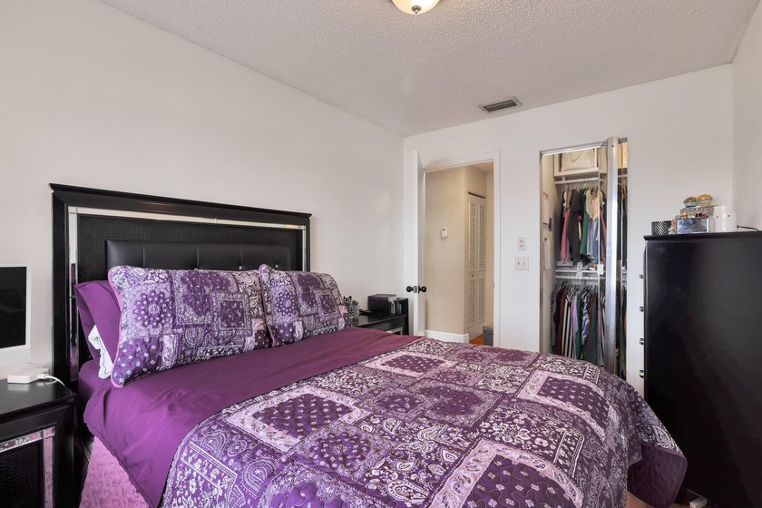 This charming lakefront 3-bedroom, 2.5-bath townhouse is ready - photo 20