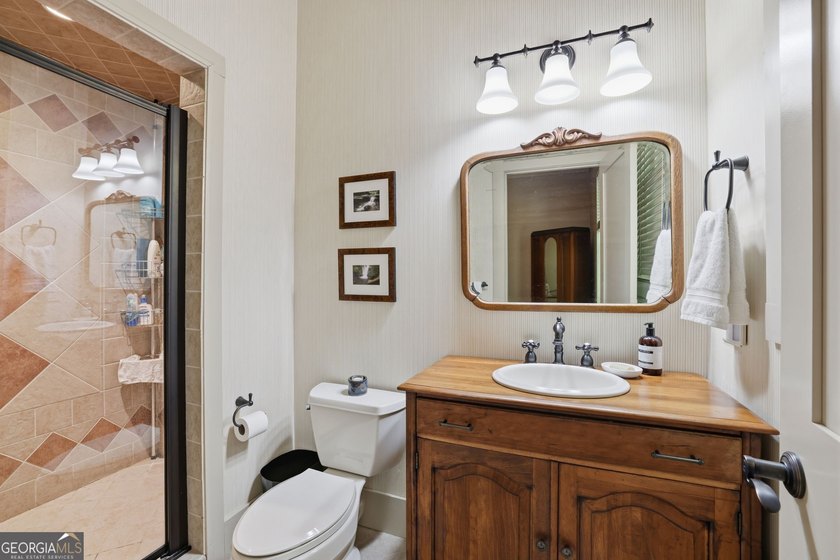 This spectacular 3,030-square-foot, 4-bedroom, 4-bathroom lake - photo 30