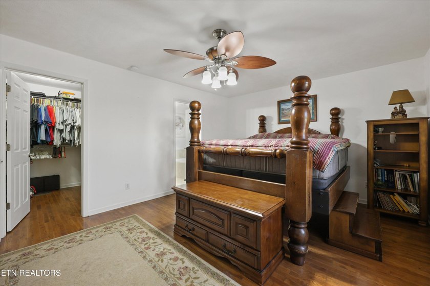 This one is priced WAY below comps, and is being sold AS IS. 637 - photo 36