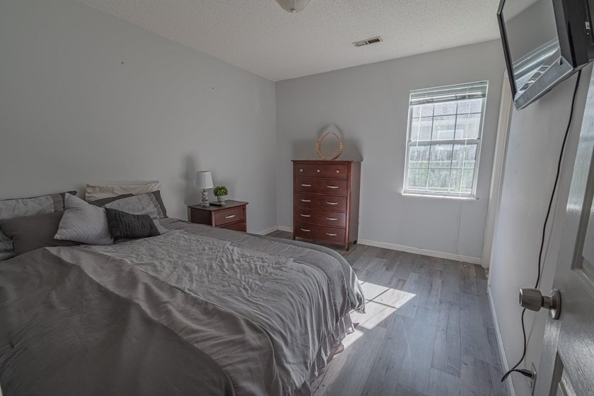 **Charming 3-Bedroom Home with Stunning Outdoor Living in Tern - photo 6