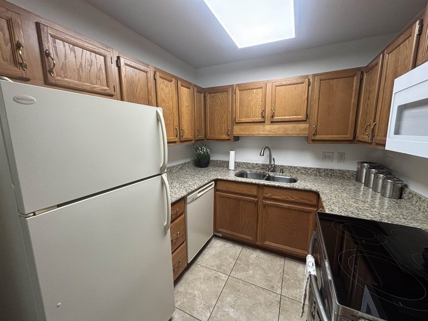 Covenant Towers is a 55 and older fantastic Retirement Community - photo 6
