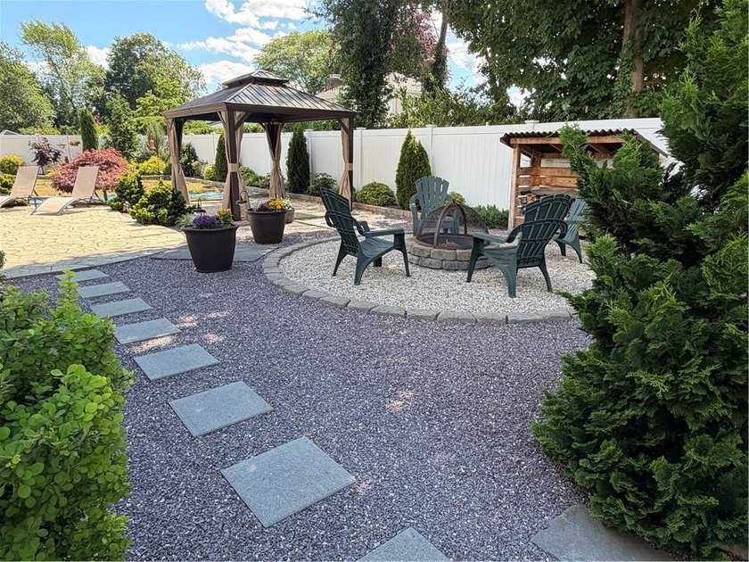 Stunning Turn-Key Colonial ideally located in Governor Francis - photo 8