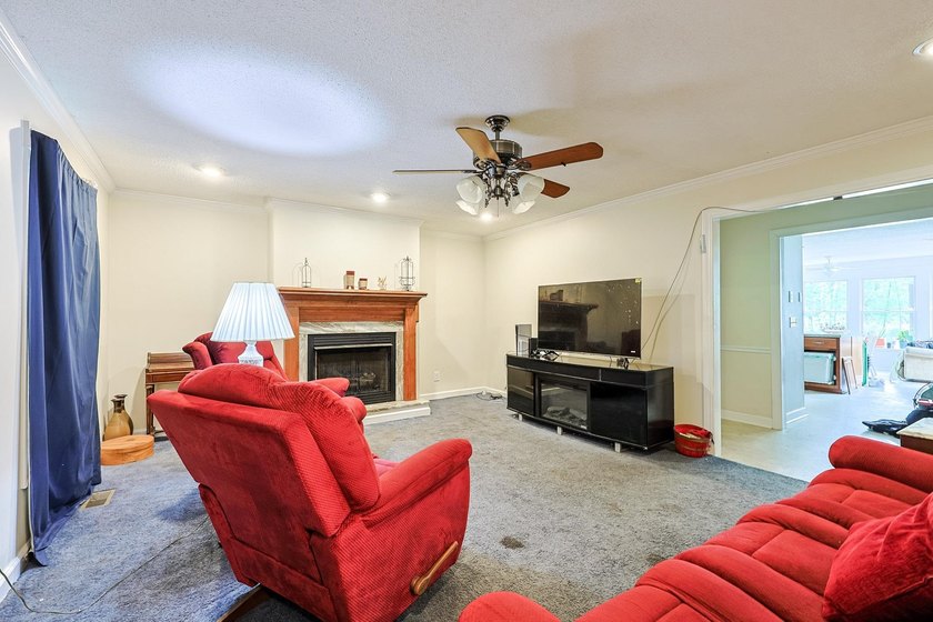 Welcome to peaceful country living at 6652 Old Mullins Rd in - photo 3