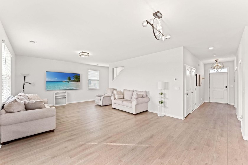 Welcome to 1015 Flintshire Drive, Myrtle Beach, SC! Built in - photo 5
