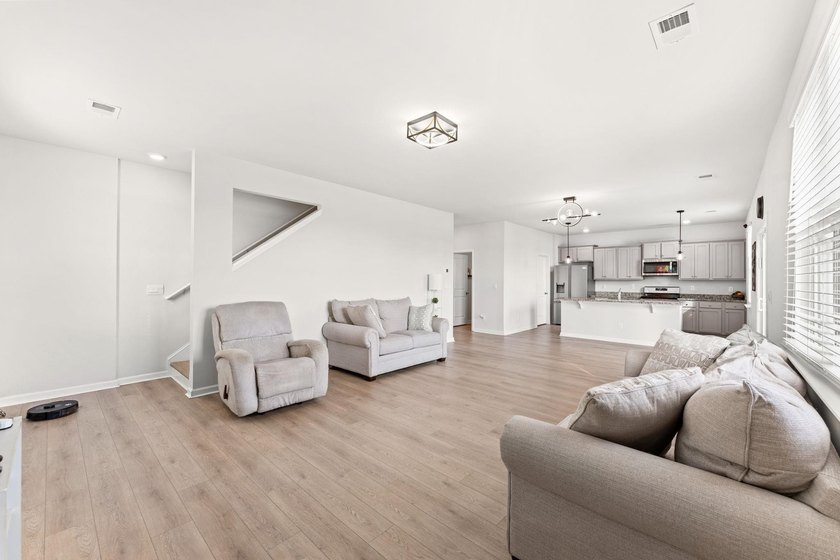 Welcome to 1015 Flintshire Drive, Myrtle Beach, SC! Built in - photo 6