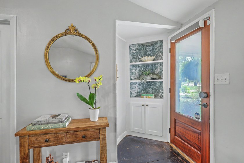 A charming and well maintained brick ranch on a large lot in one - photo 8