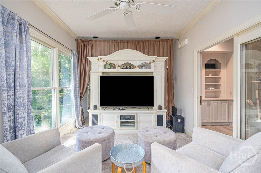LEAST EXPENSIVE HOME PER SQ FT ON THE ISLAND! Looking for space - photo 11