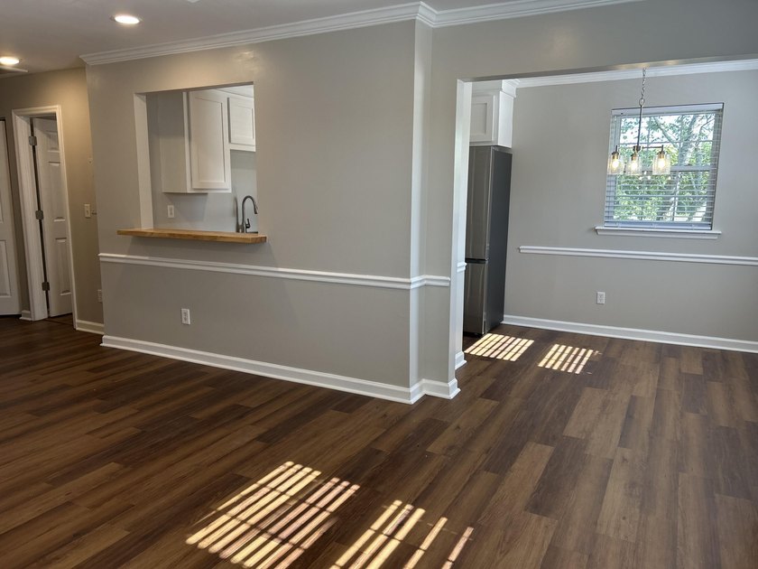 Don't miss this fully refreshed, top-floor 2-bedroom, 1-bath - photo 2