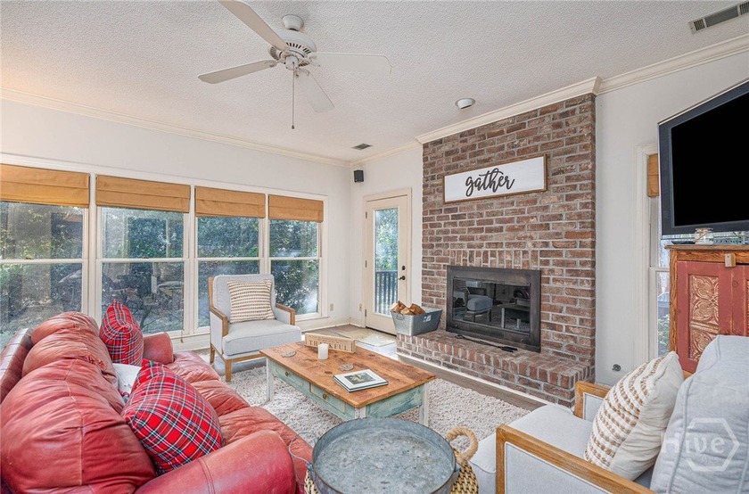 LEAST EXPENSIVE HOME PER SQ FT ON THE ISLAND! Looking for space - photo 13