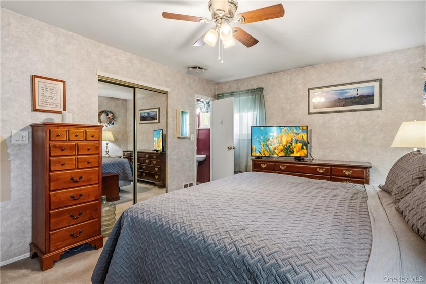 Spacious Wide Line Hi Ranch offering endless possibilities on a - photo 12