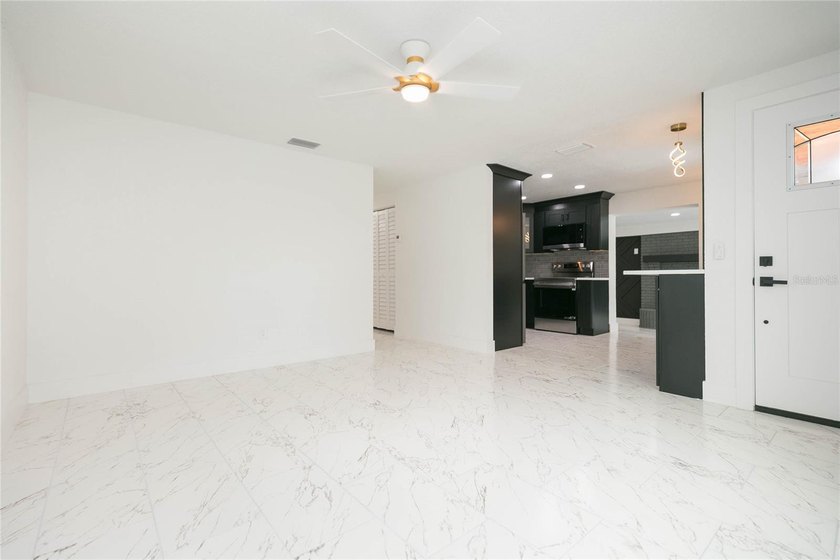 Move-in ready and newly renovated, this spacious 4-bedroom - photo 5