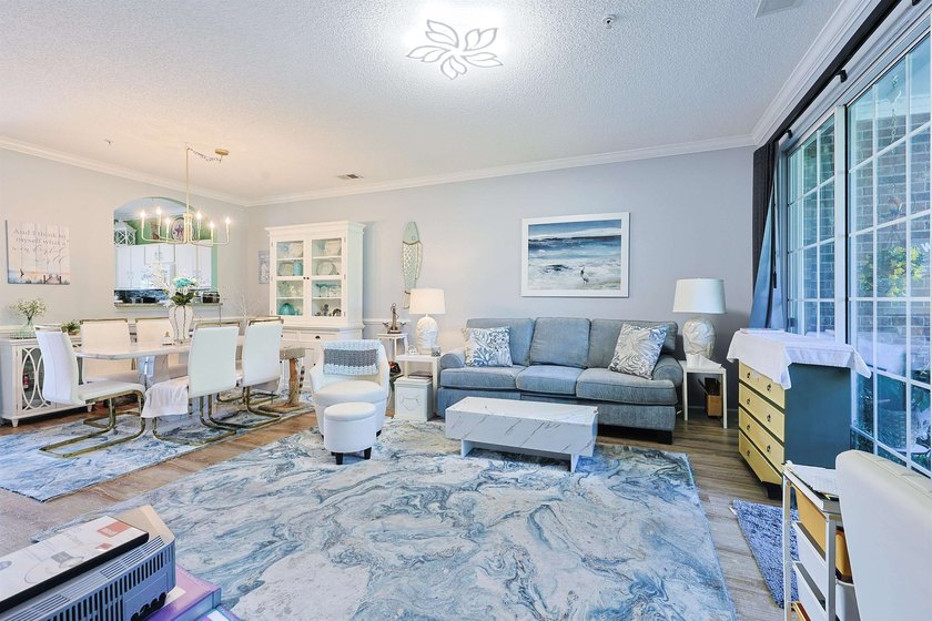 Enjoy easy first floor living in this beautifully updated 2 - photo 2
