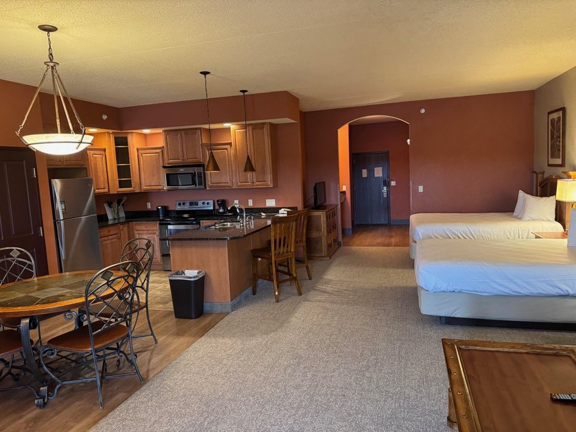 Chula Vista Studio units in this building rarely come available; - photo 2