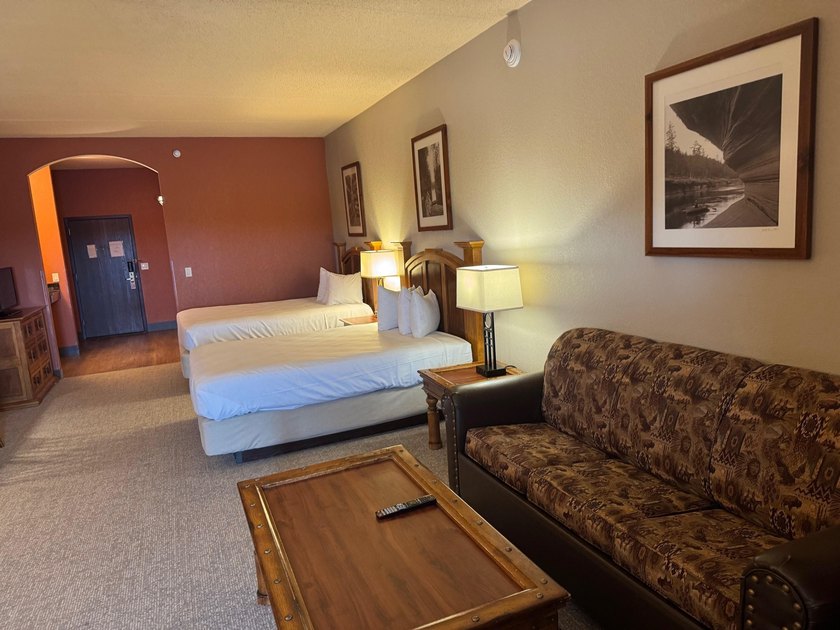 Chula Vista Studio units in this building rarely come available; - photo 3