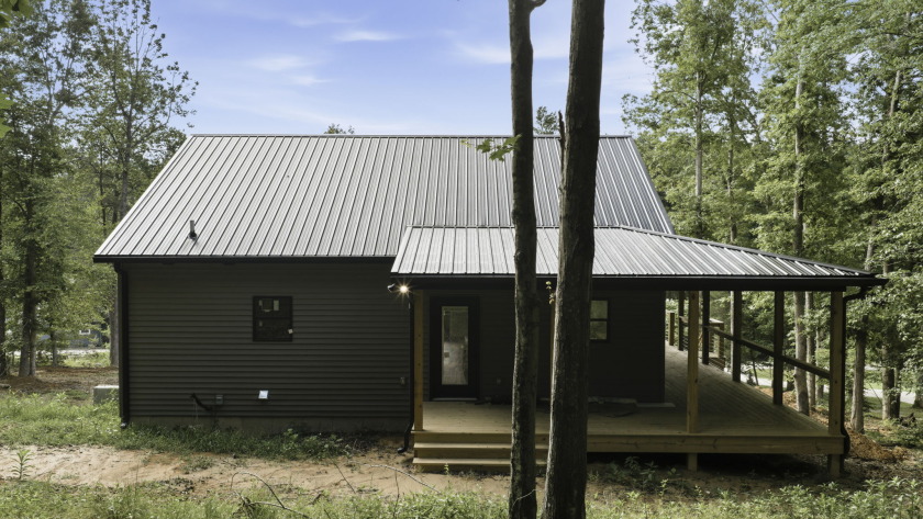 Brand New Construction in Moutardier w/Slip - photo 10